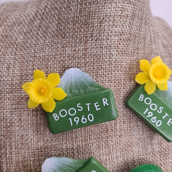 Set of 4 Vintage Daffodil Booster Pin Brooches 1960 and 1963. Pinup Retro - Picture 3 of 9